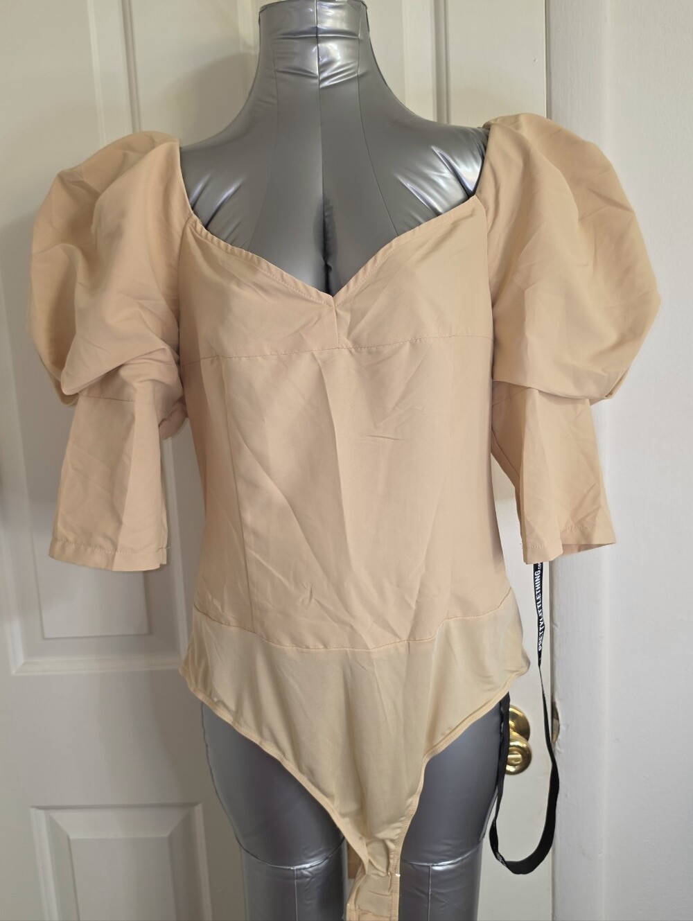 PrettyLittleThing Puff-Sleeve Bodysuit in Beige